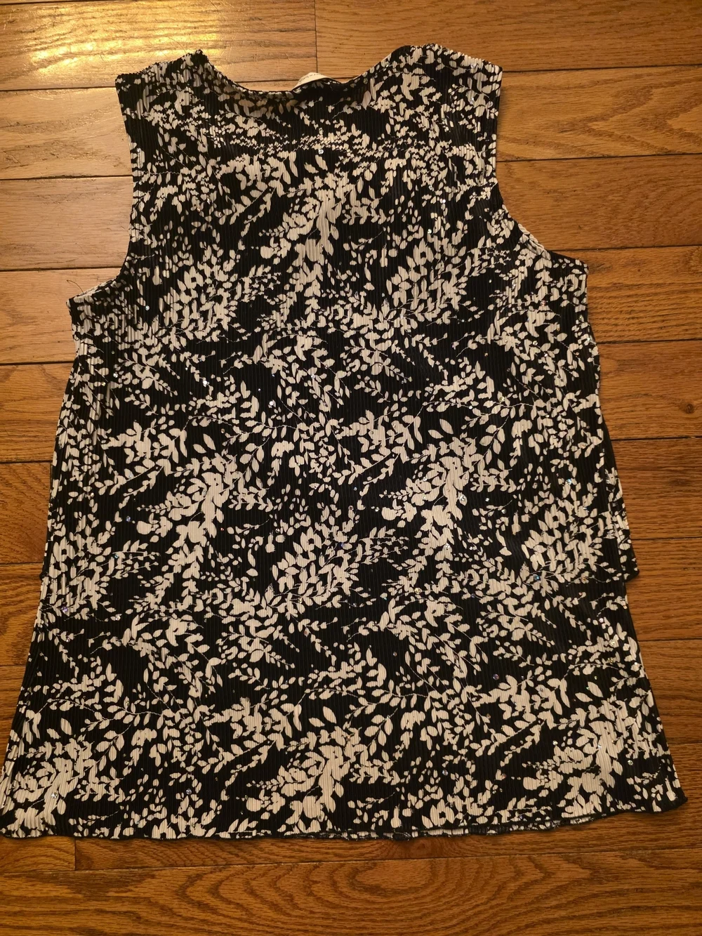 Christopher & Banks Navy and White Floral Sleeveless Tank